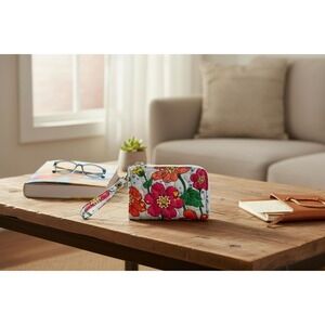 Vera Bradley Zip Card Pouch Mickey Meadow Floral Quilted Wristlet Disney